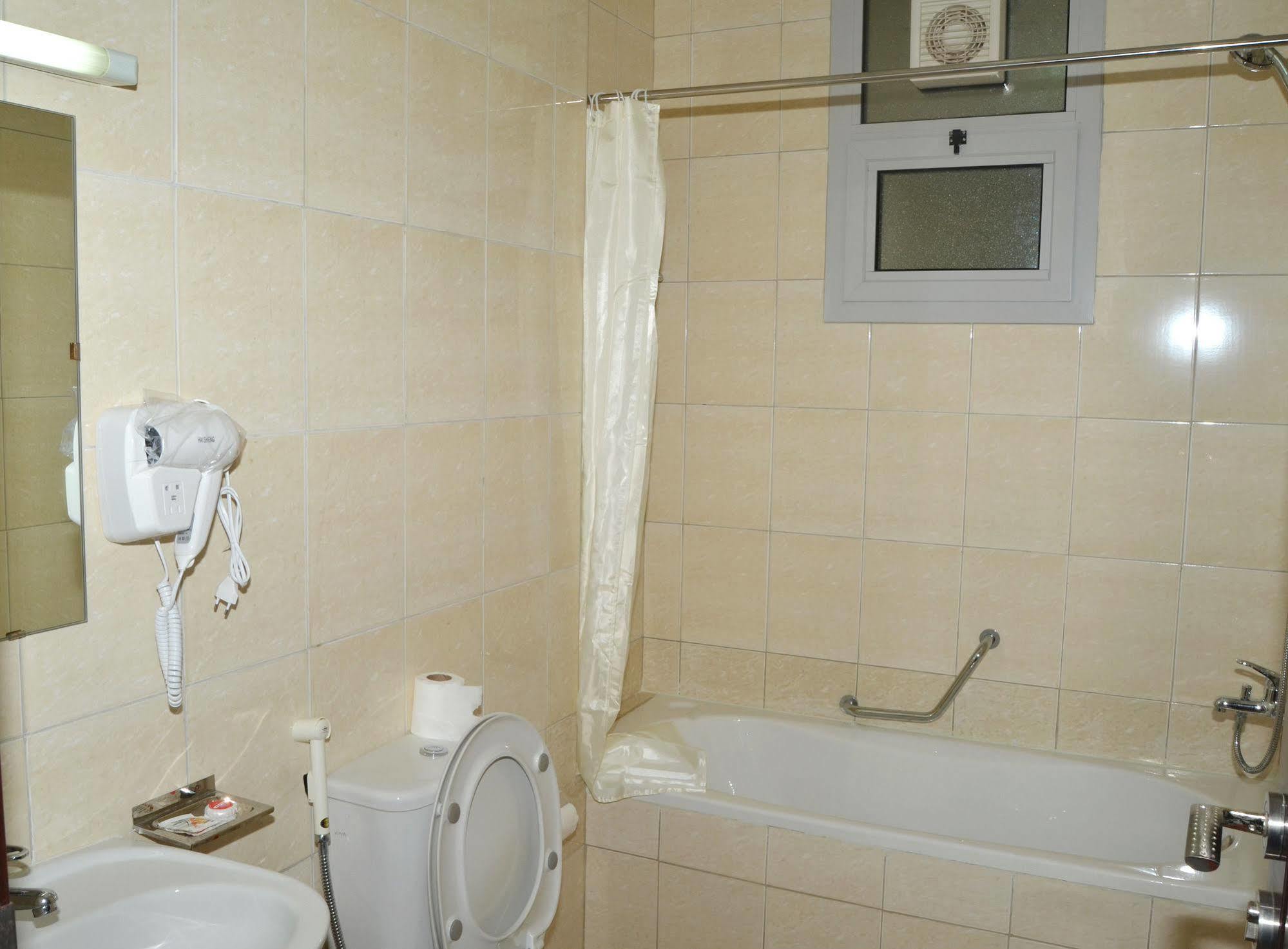 Al Khaleej Plaza Furnished Apartments Llc Adzsmán Kültér fotó